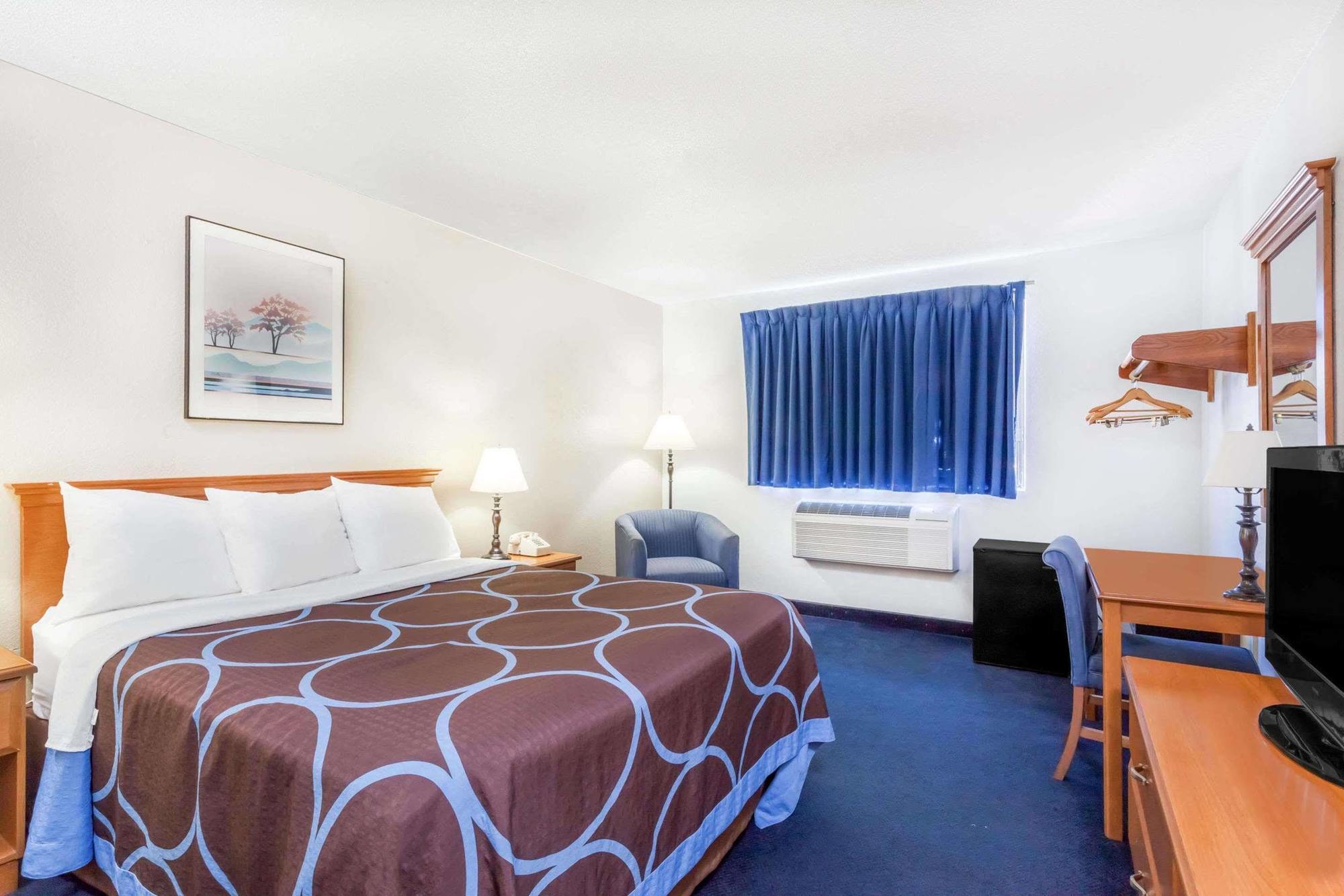 Super 8 By Wyndham Montgomery Maybrook Exterior photo